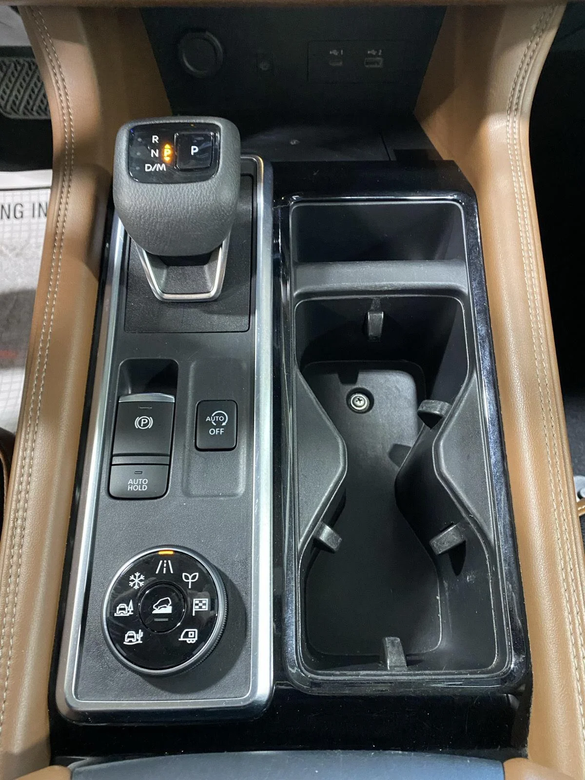 Used 2022 Pearl White Tricoat Nissan Platinum image 31