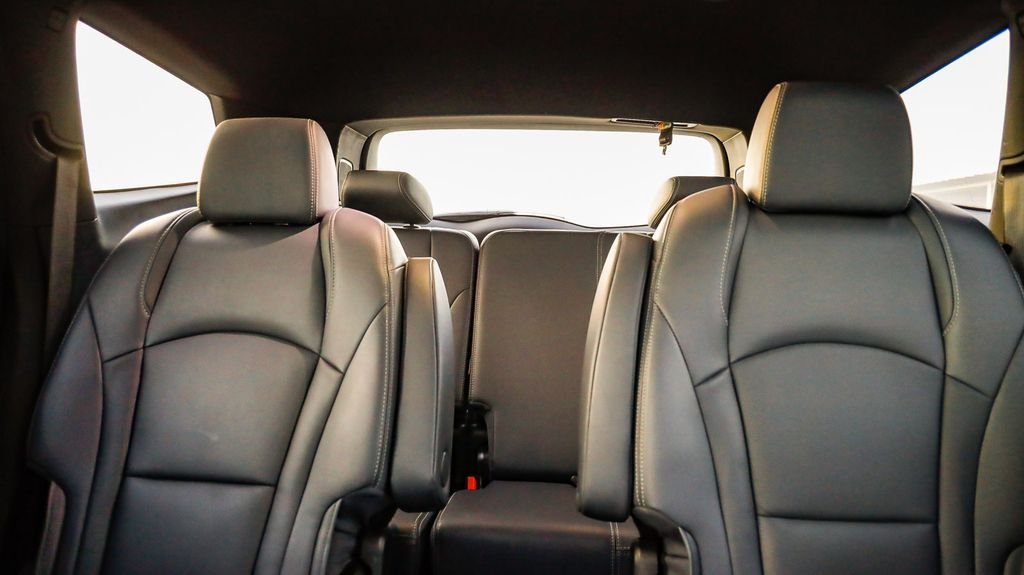 Used 2024 Summit White Buick Premium Group image 27