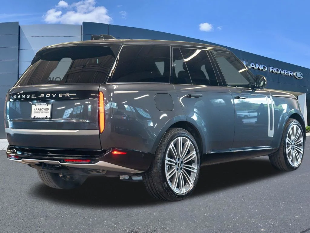 Used 2025 Gray Land Rover SE image 4