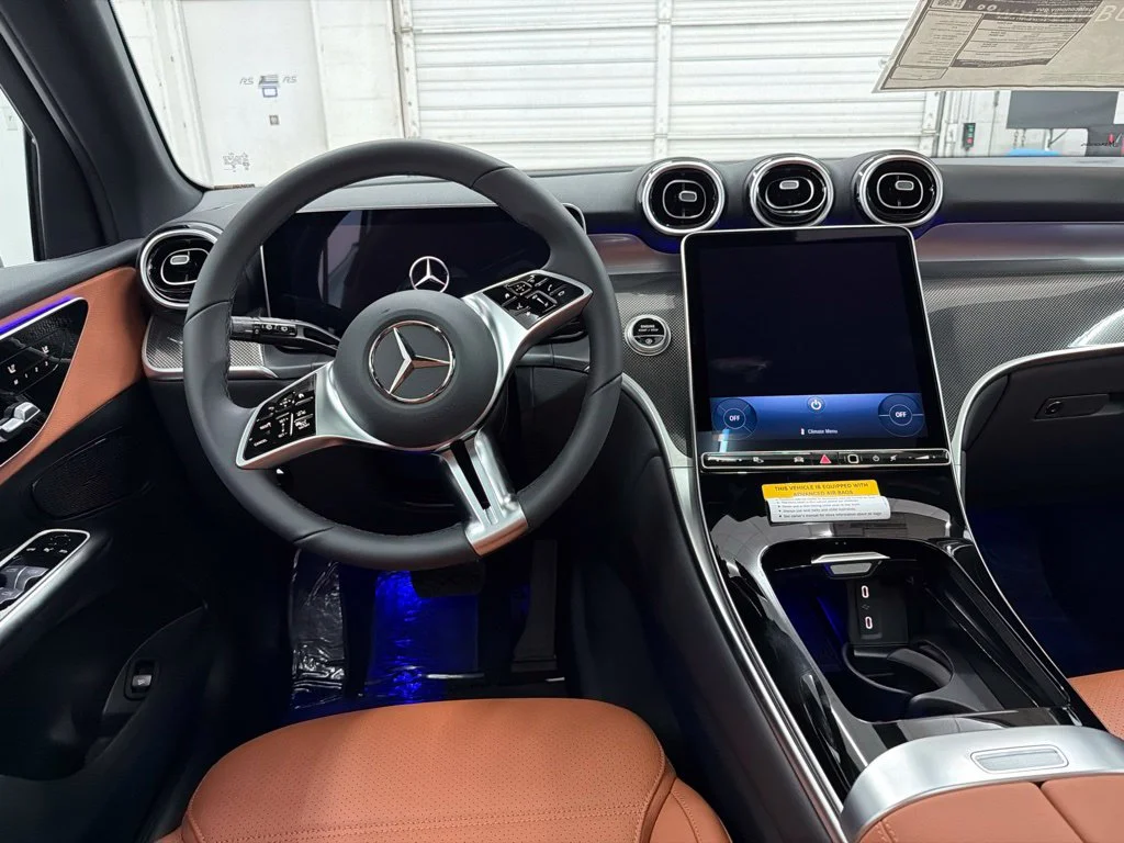 New 2027 White Mercedes-Benz GLC 300 image 23