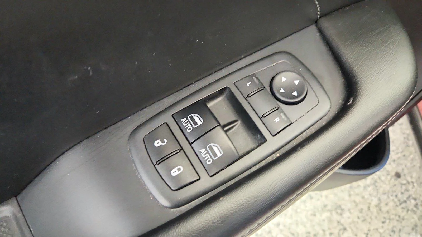 Used 2017 Octane Red Pearlcoat Dodge SXT Plus image 23