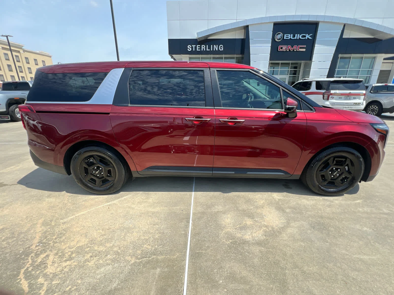 2025 Kia Sedona LXS's photo