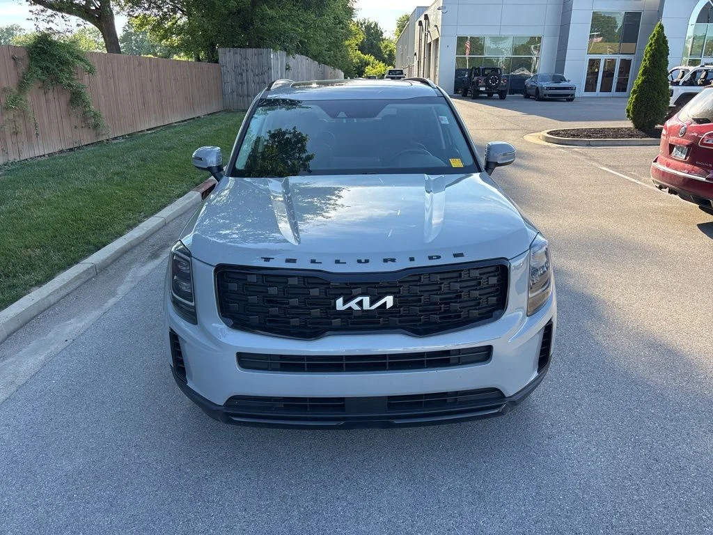 Used 2022 Gray Kia EX image 8