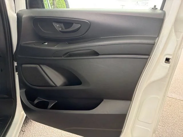 Used 2018 White Mercedes-Benz NA image 14