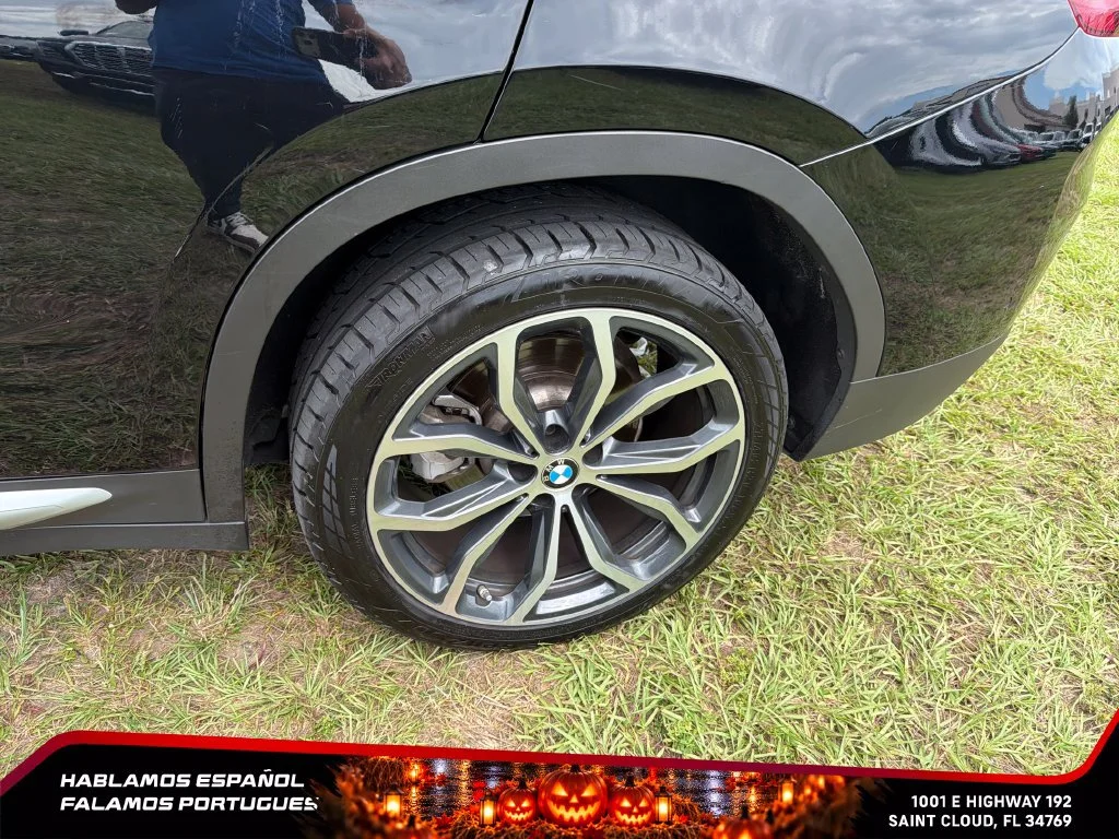Used 2022 Black BMW xDrive30i image 11