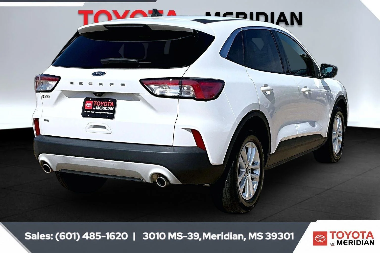 Used 2022 Oxford White Ford SE image 11