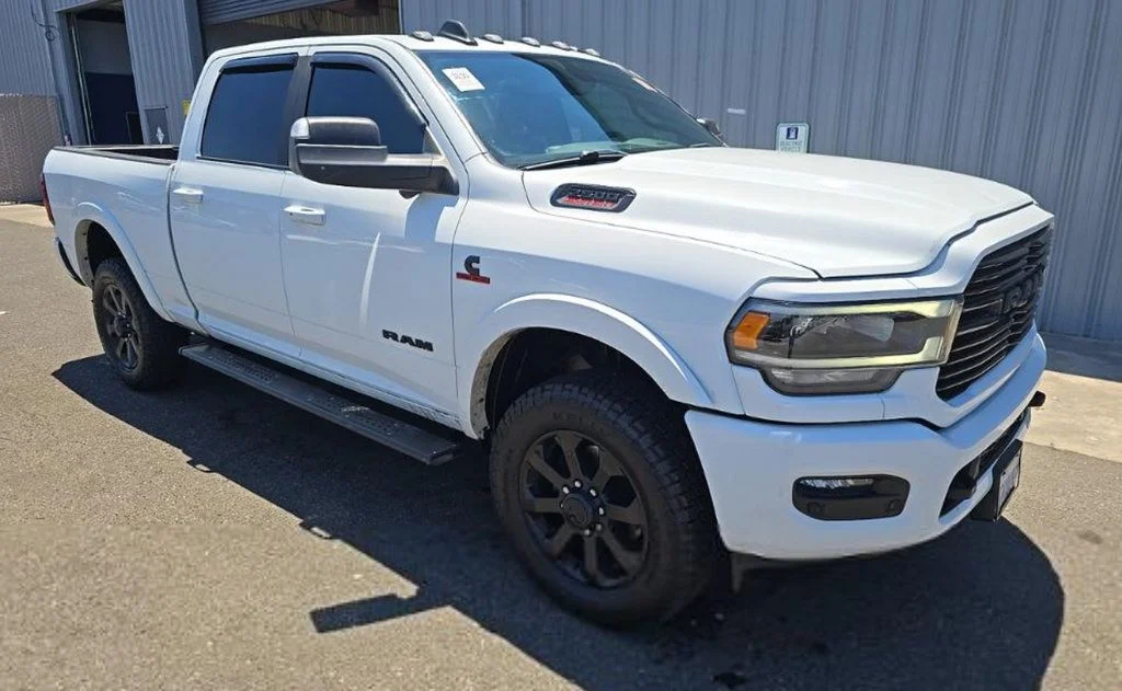 Used 2022 White Ram Laramie image 3