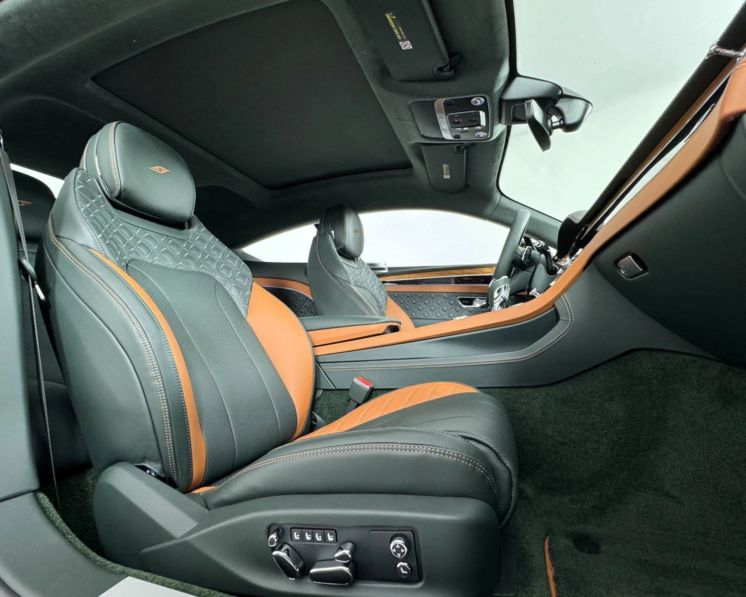Used 2024 Green Bentley V8 S image 34