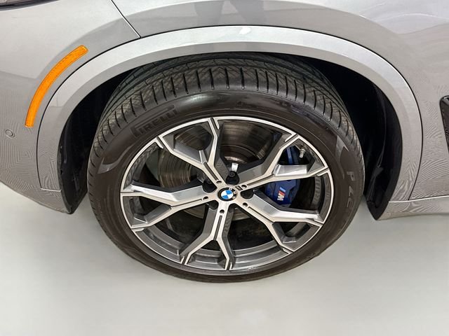 Used 2026 Gray Metallic BMW M60i image 33