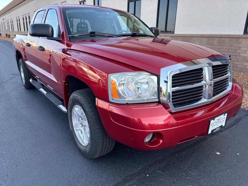 Used 2007 Dodge Dakota SLT with VIN 1D7HW48K27S118232 for sale in Wood River, IL
