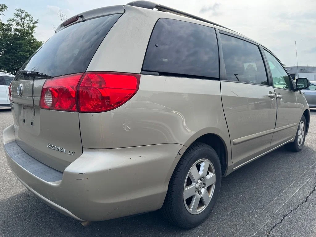 Used 2010 Beige Toyota LE image 4