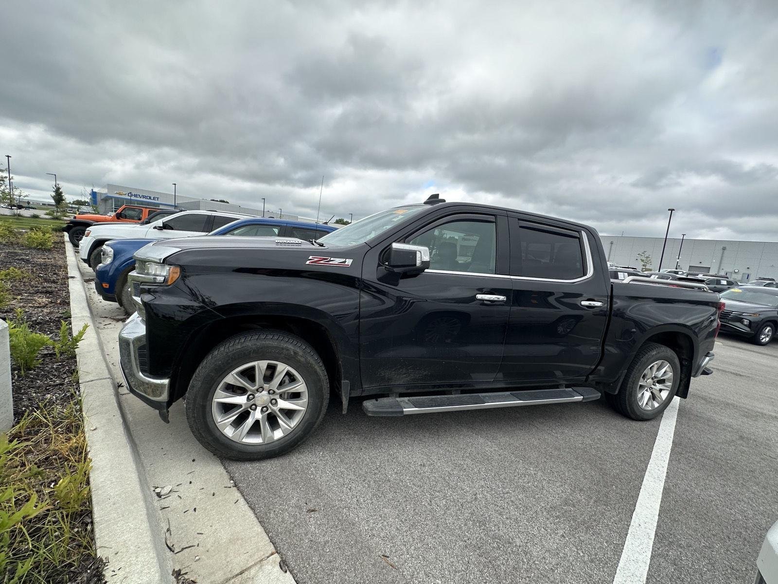 Used 2020 Chevrolet Silverado 1500 LTZ with VIN 3GCUYGET1LG300880 for sale in Kansas City
