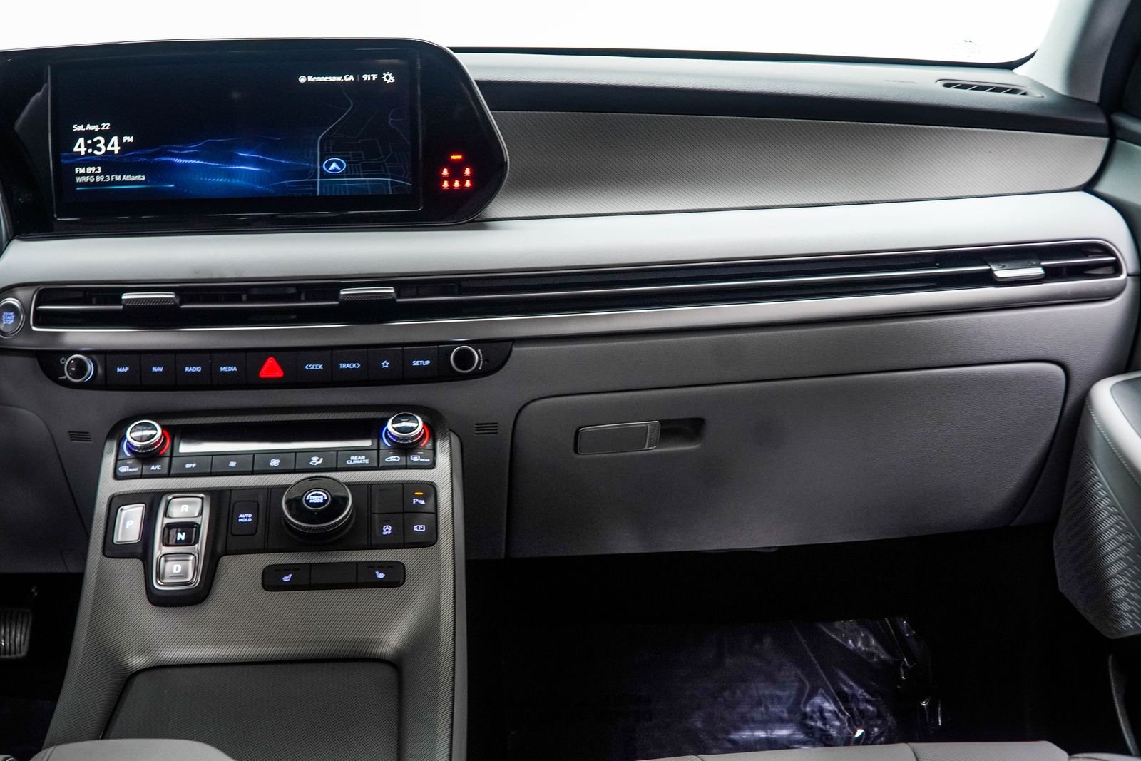 Used 2025 Black Hyundai SEL image 19