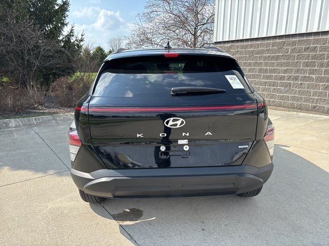 2025 Hyundai Kona SEL - Photo 6