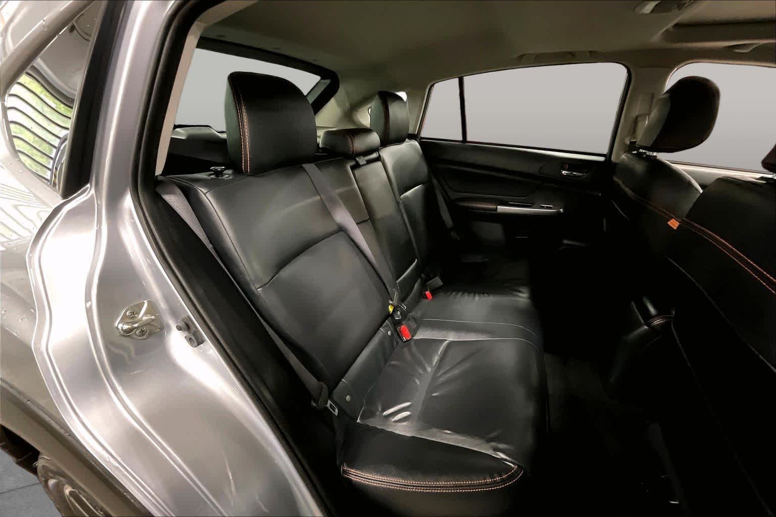 Used 2017 Ice Silver Metallic Subaru Limited image 20