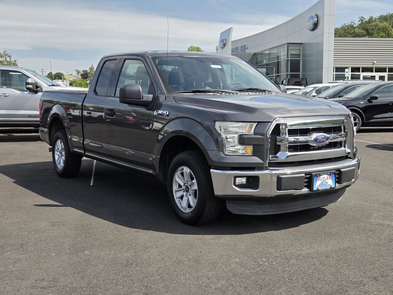 Used 2015  Ford  image 3