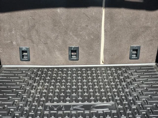 Used 2019 Black Lincoln Reserve image 18