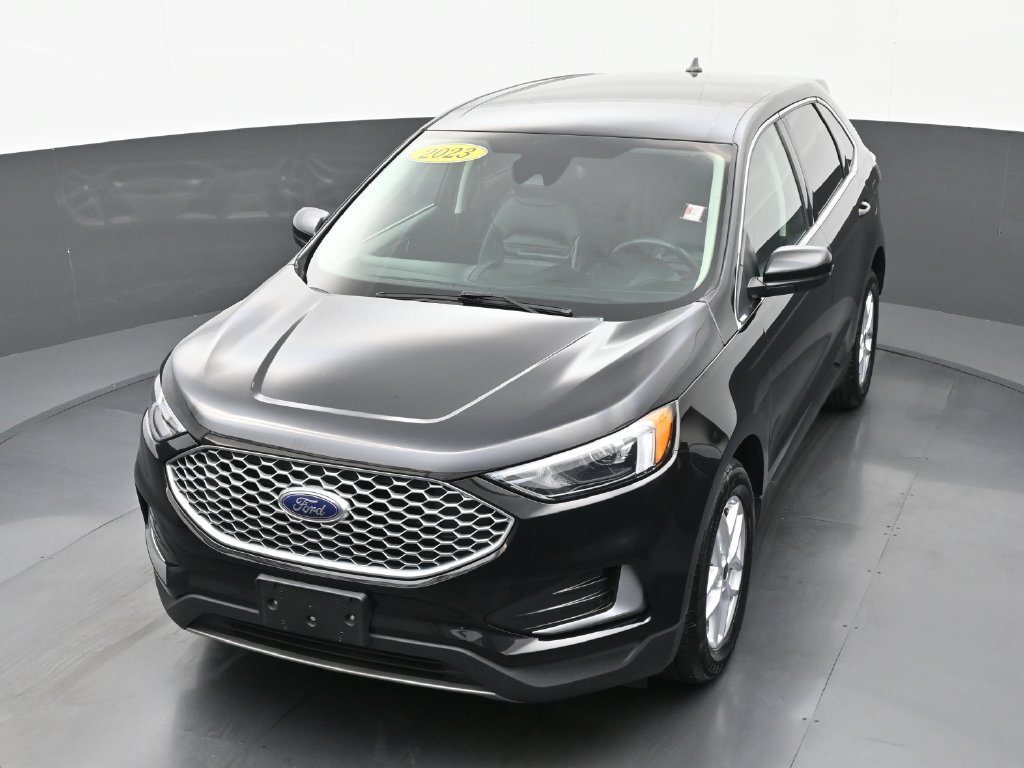 Used 2023 Black Ford SEL image 35