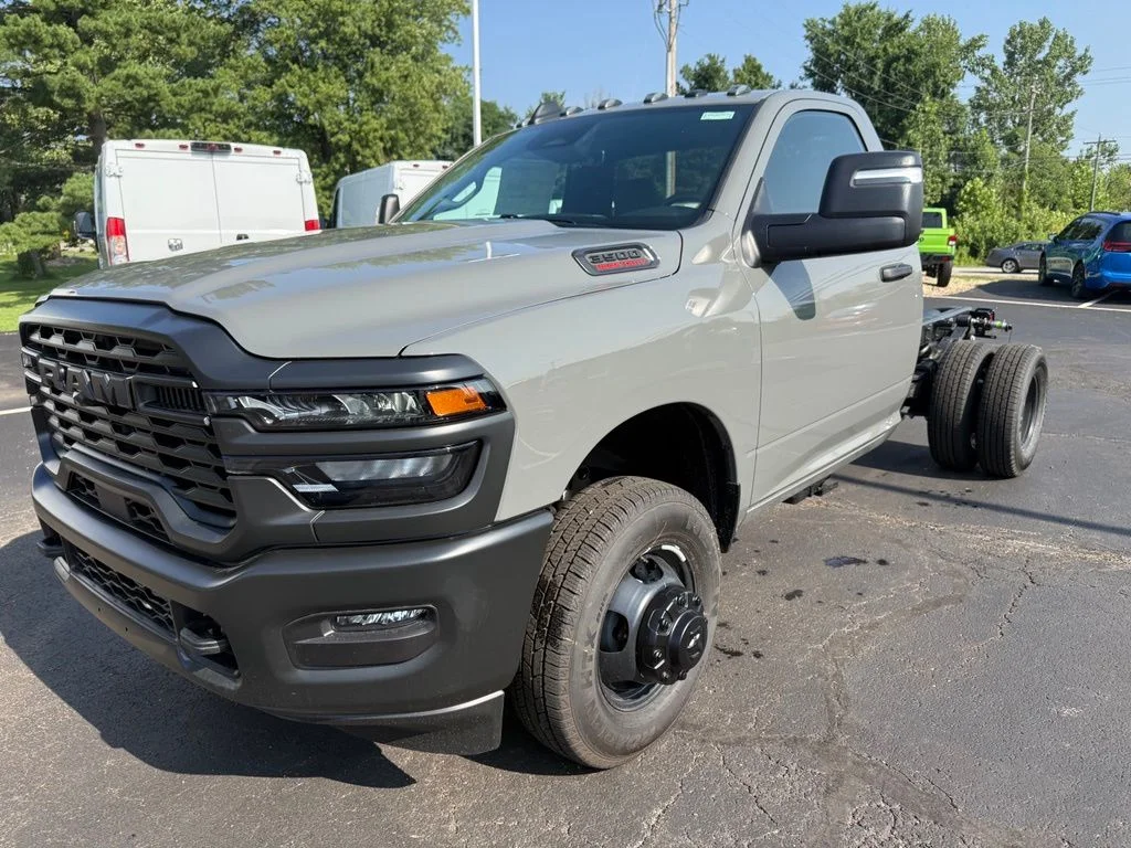 New 2026 Ceramic Gray Clear-Coat Exterior Paint RAM Tradesman image 8