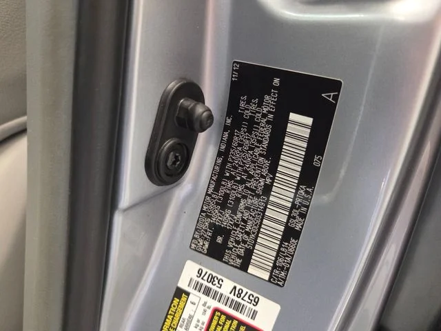 Used 2013 Silver Toyota XLE image 18