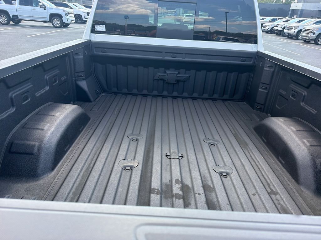 Used 2025 Beige Chevrolet High Country image 9