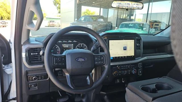 New 2026 Oxford White Ford XL 2WD image 32