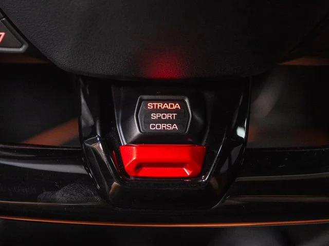 Used 2018 Black Lamborghini  image 18