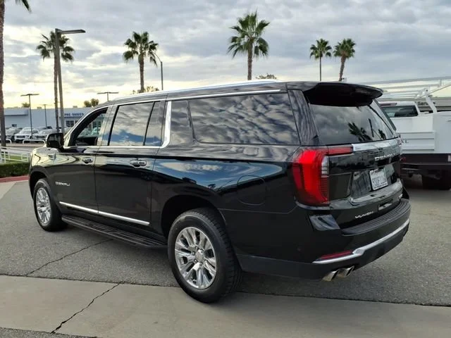 Used 2025 Onyx Black GMC Denali image 6