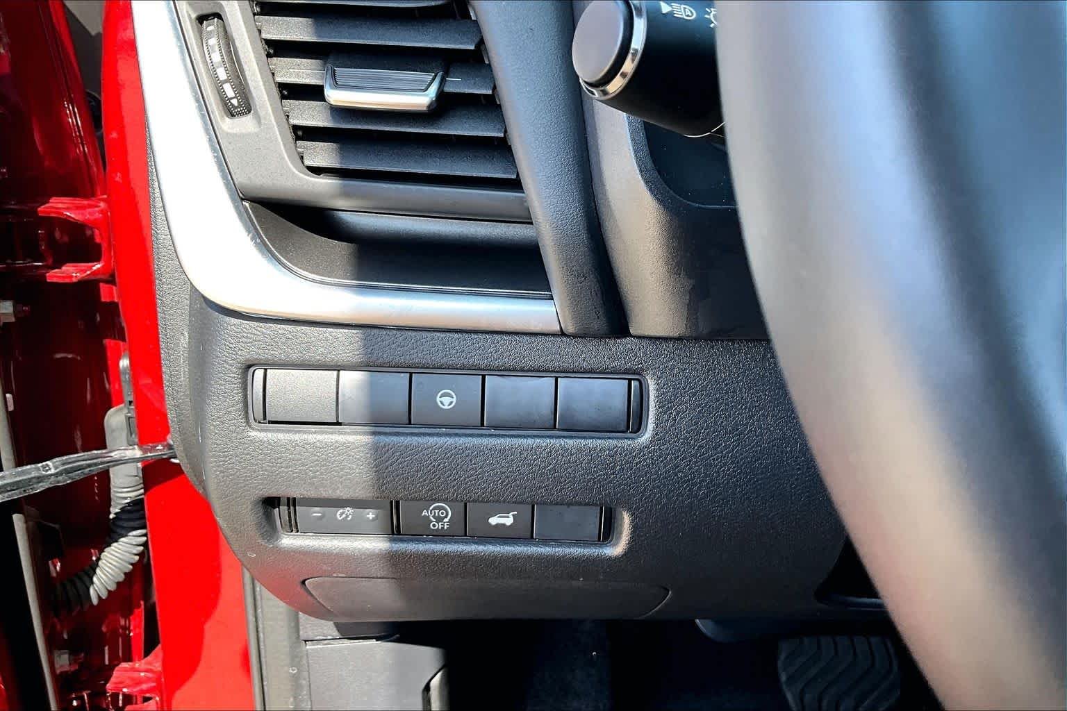 Used 2025 Scarlet Ember Tintcoat Nissan SV image 32