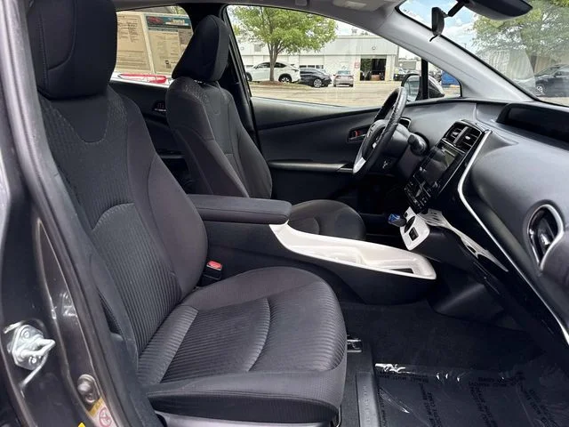 Used 2016 Gray Toyota Three image 15