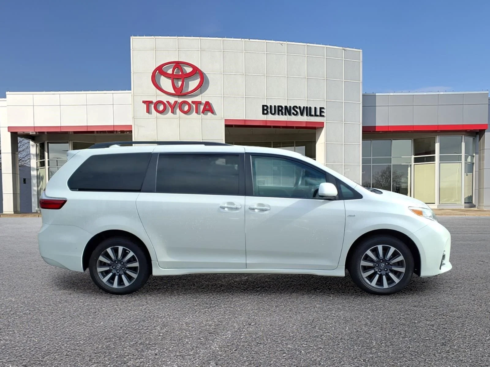 Certified 2020 Toyota Sienna XLE Premium with VIN 5TDDZ3DC3LS236401 for sale in Burnsville, Minnesota