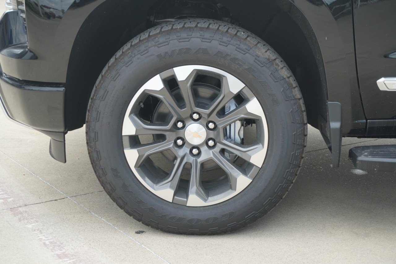 2026 Chevrolet Silverado 1500 High Country - Photo 16