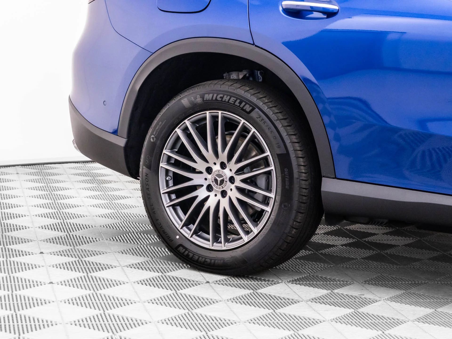 New 2026 Blue Mercedes-Benz GLC 300 image 37