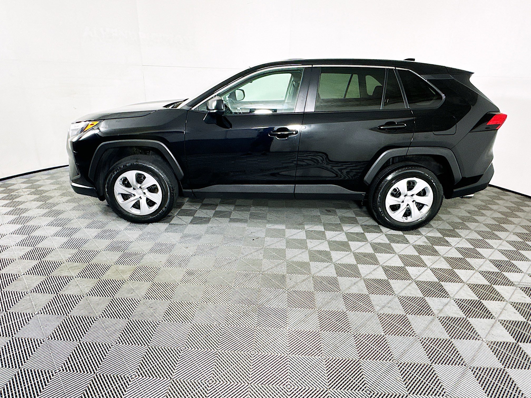 2024 Toyota RAV4 thumbnail 8