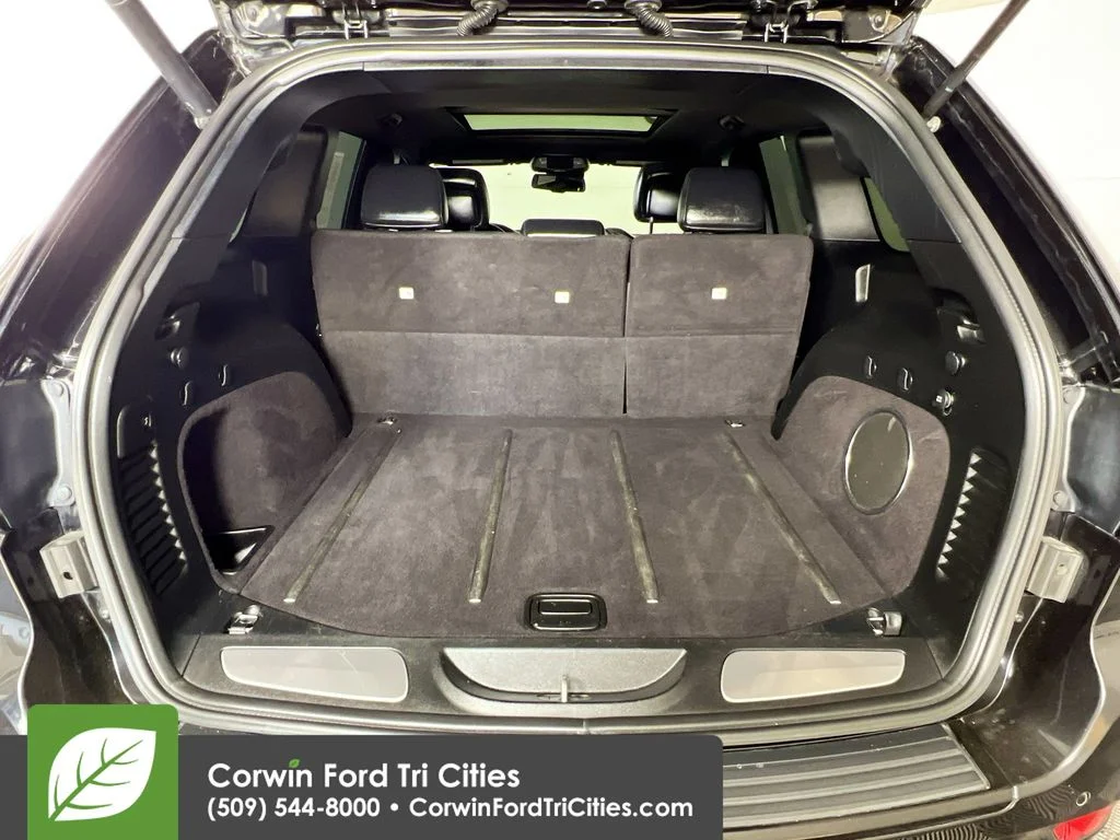 Used 2014 Brilliant Black Crystal Pearlcoat Jeep SRT image 14
