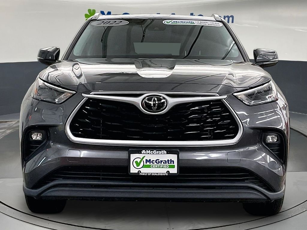 Used 2022 Gray Toyota XLE image 5
