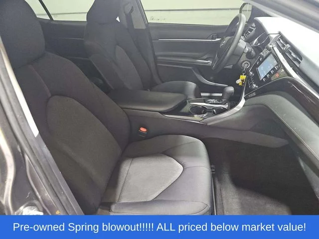 Used 2018 Gray Toyota LE image 13