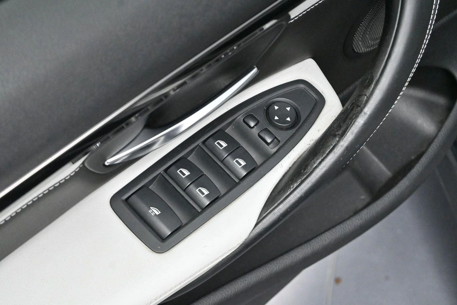 Used 2015 Black Sapphire Metallic BMW M4 image 10