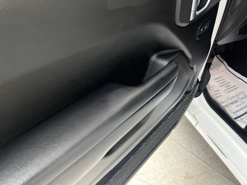 Used 2024 White Jeep Willys image 11