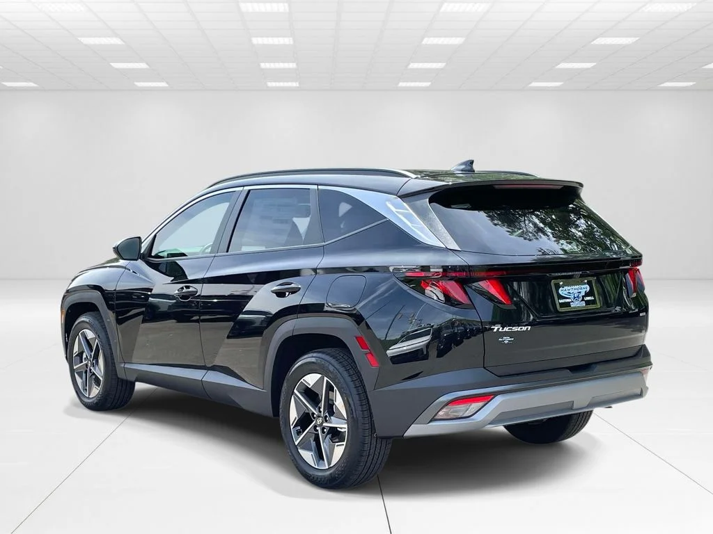 New 2026 Black Hyundai SEL image 4