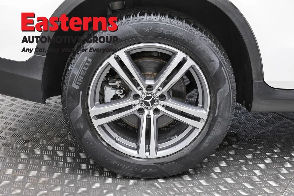 Used 2020 White Mercedes-Benz GLC 300 image 31
