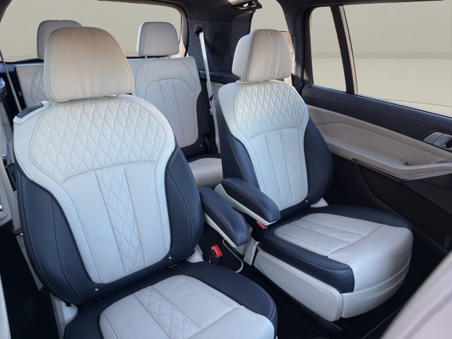 Used 2021 Carbon Blue Metallic BMW xDrive40i image 25