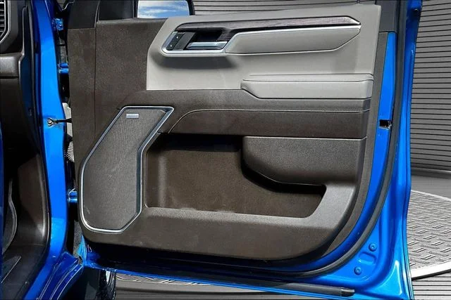 Used 2022 Blue Chevrolet LTZ image 29