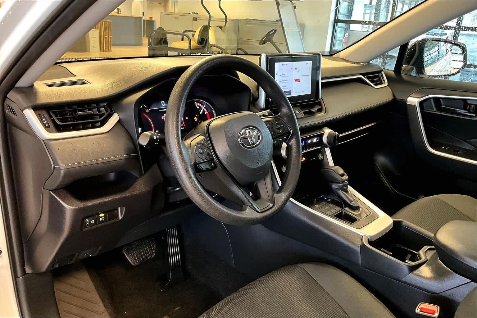 Used 2025 Ice Toyota LE image 17