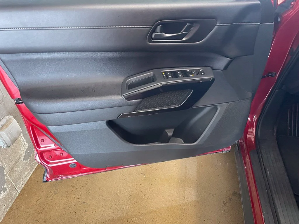 Used 2025 Red Nissan SV image 9