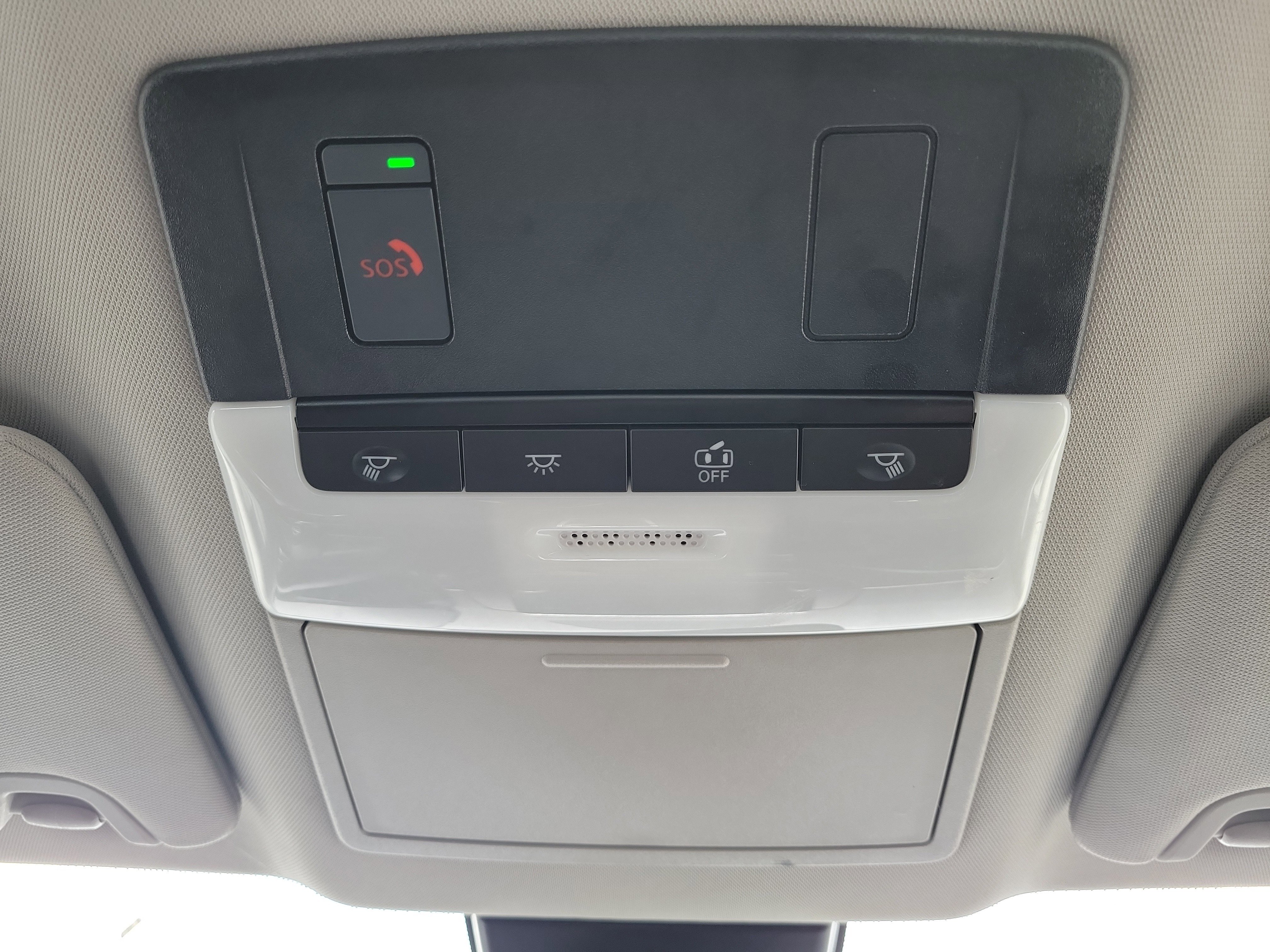 Used 2025 Glacier White Nissan SV image 28