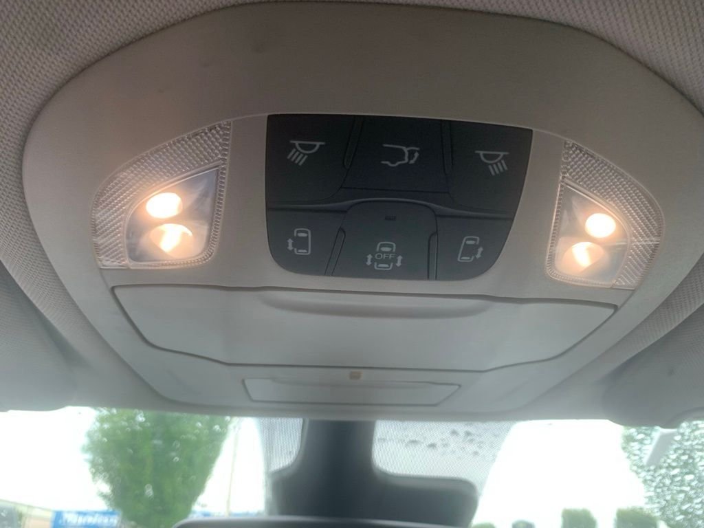 Used 2023 Ceramic Gray Clearcoat Chrysler Touring L image 21