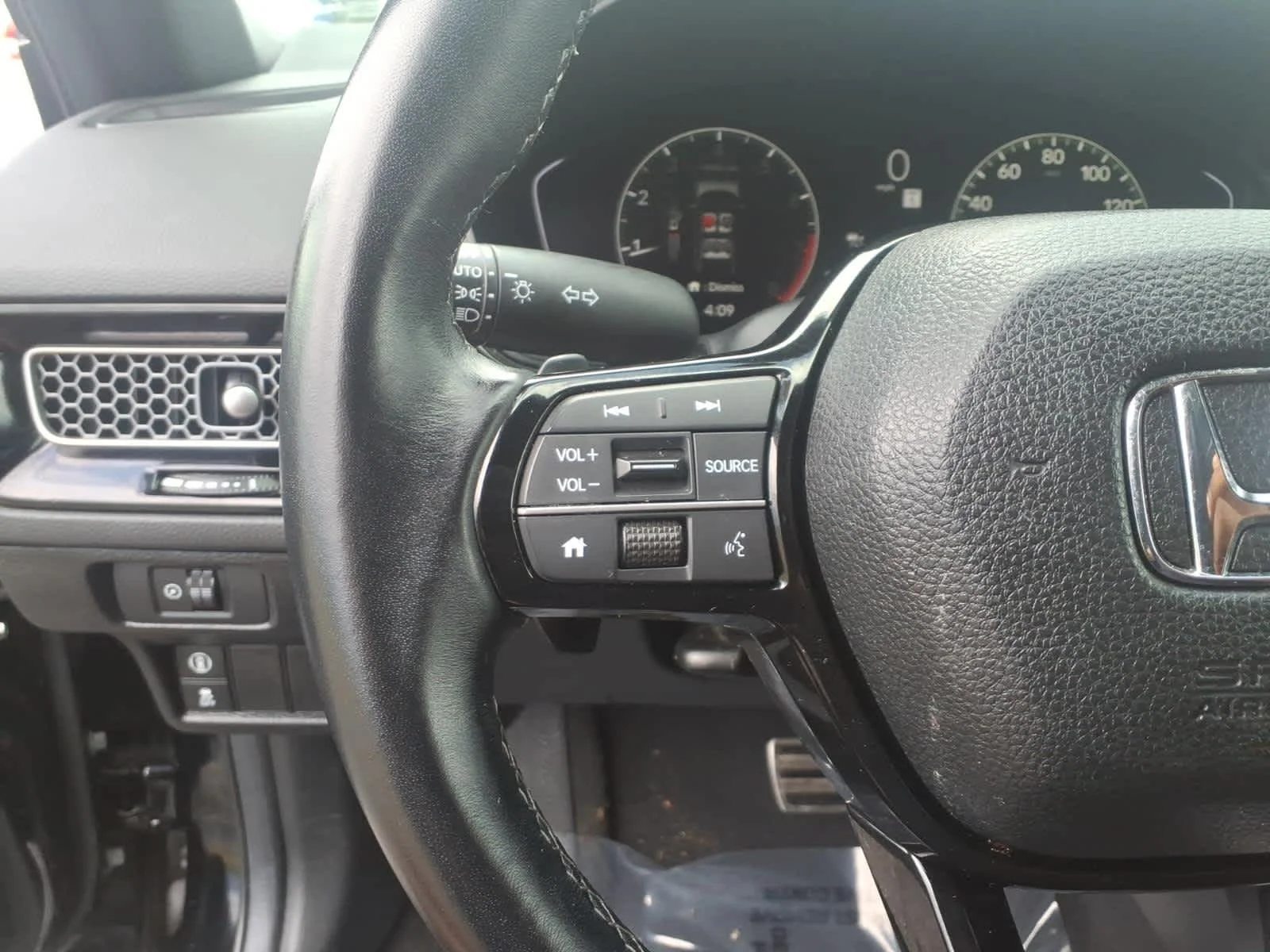 2024 Honda Civic Hatchback Sport - Photo 22