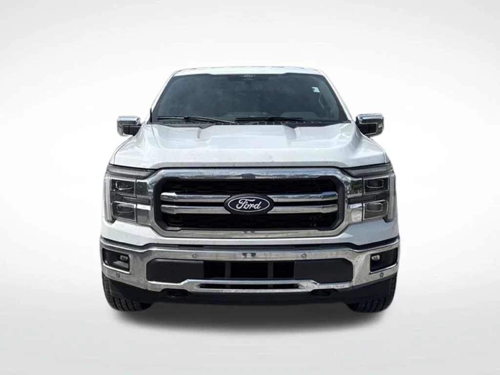 Certified Used 2026 Oxford White Ford Lariat image 3