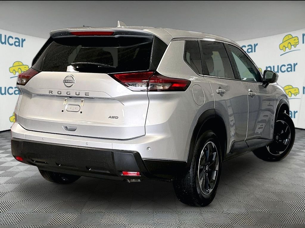 Used 2025 Silver Nissan SV image 6